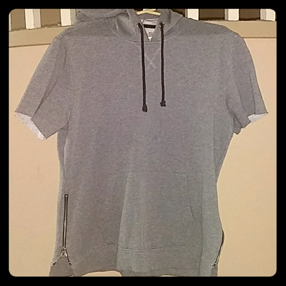 Half sleeve& side zipped sweater